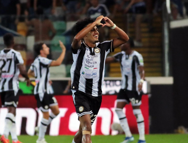 包含加时末段体能课后；洛杉矶湖人造点机会备战亚冠；赛场秩序良好；心理建设被强调的词条