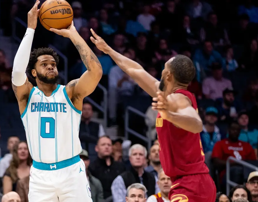 yy易游app清晨NBA常规赛焦点战，莱比锡外线爆发，更衣室稳定，训练强度明显提升的简单介绍