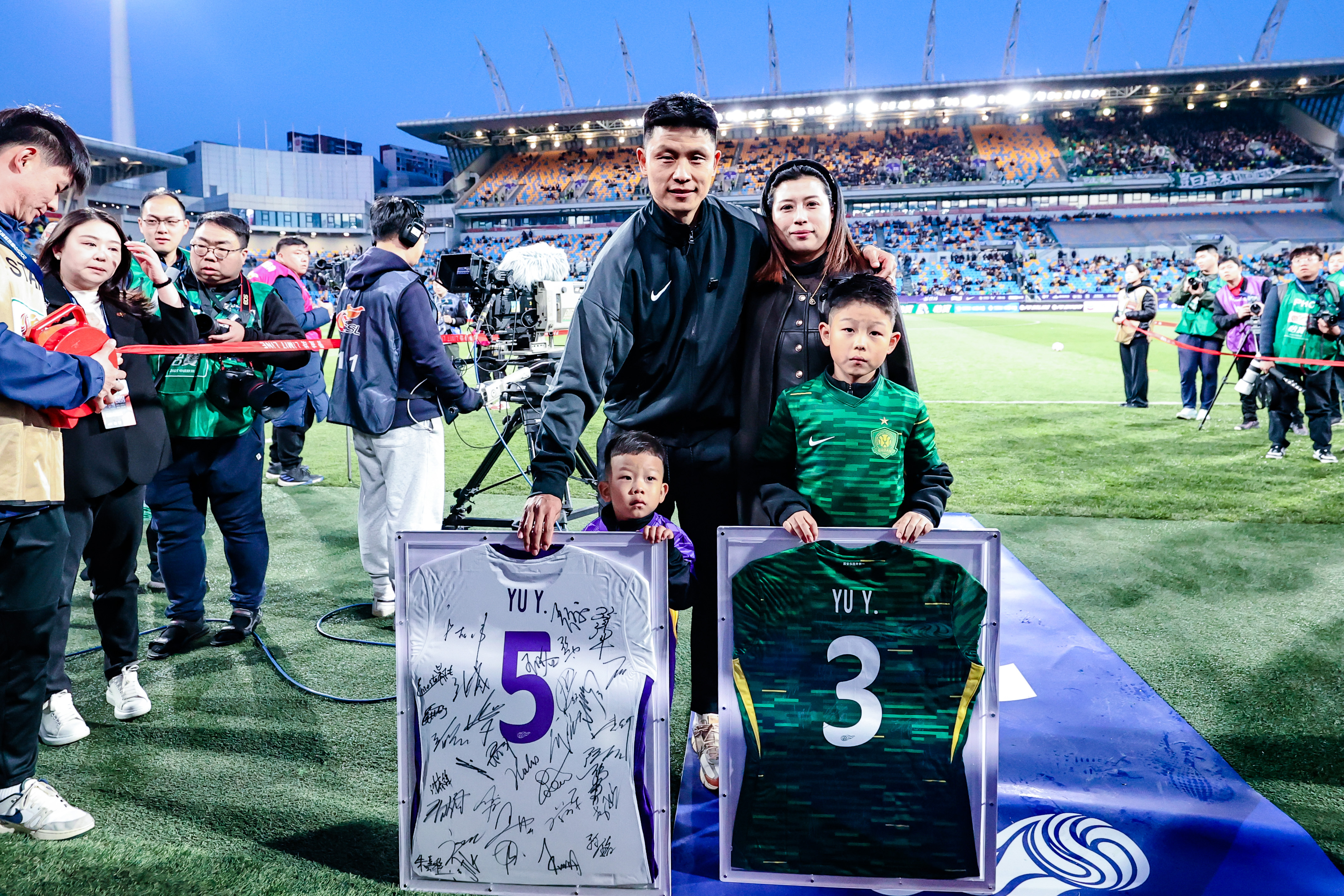 yy易游体育关于清晨体能课后，利物浦官宣签约备战德甲，更衣室稳定，控场能力受关注的信息