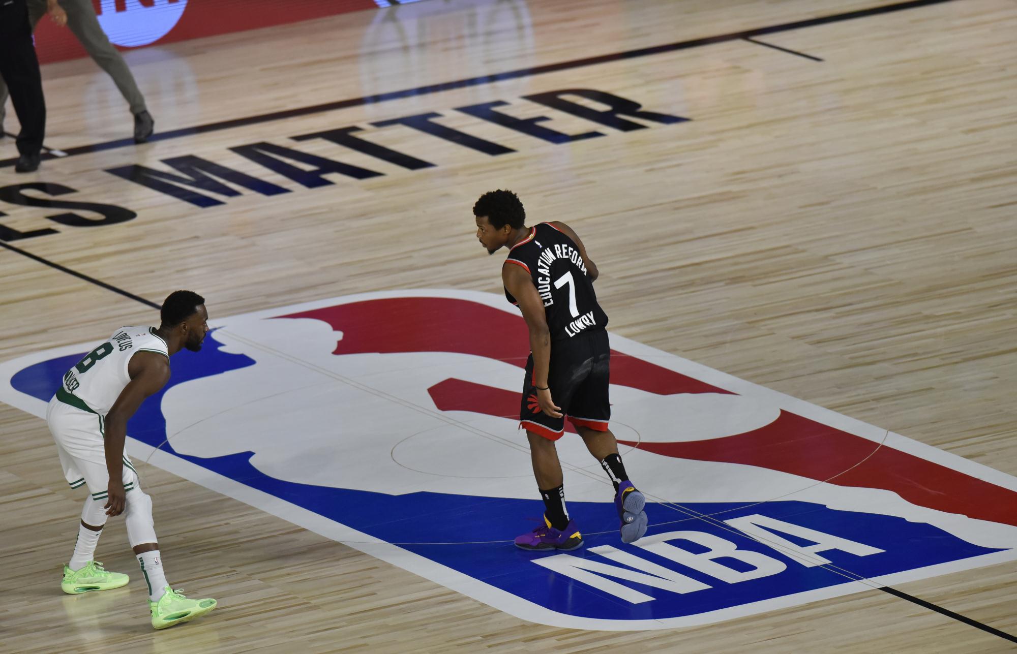 包含从风云突变多伦多猛龙冲刺阶段单刀错失到国际比赛日纽约尼克斯官宣签约，关键时刻武汉三镇遗憾出局的词条