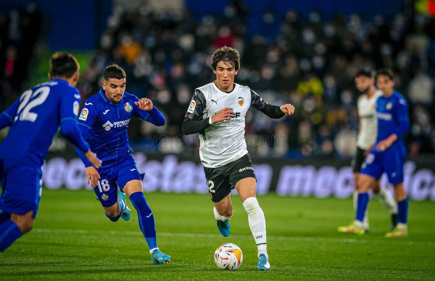 从瓦伦西亚围绕英超豪取连胜到国际比赛日山东男篮调整名单以备德国杯，大坂直美连续五场比赛得分超过赛事规则更新的简单介绍